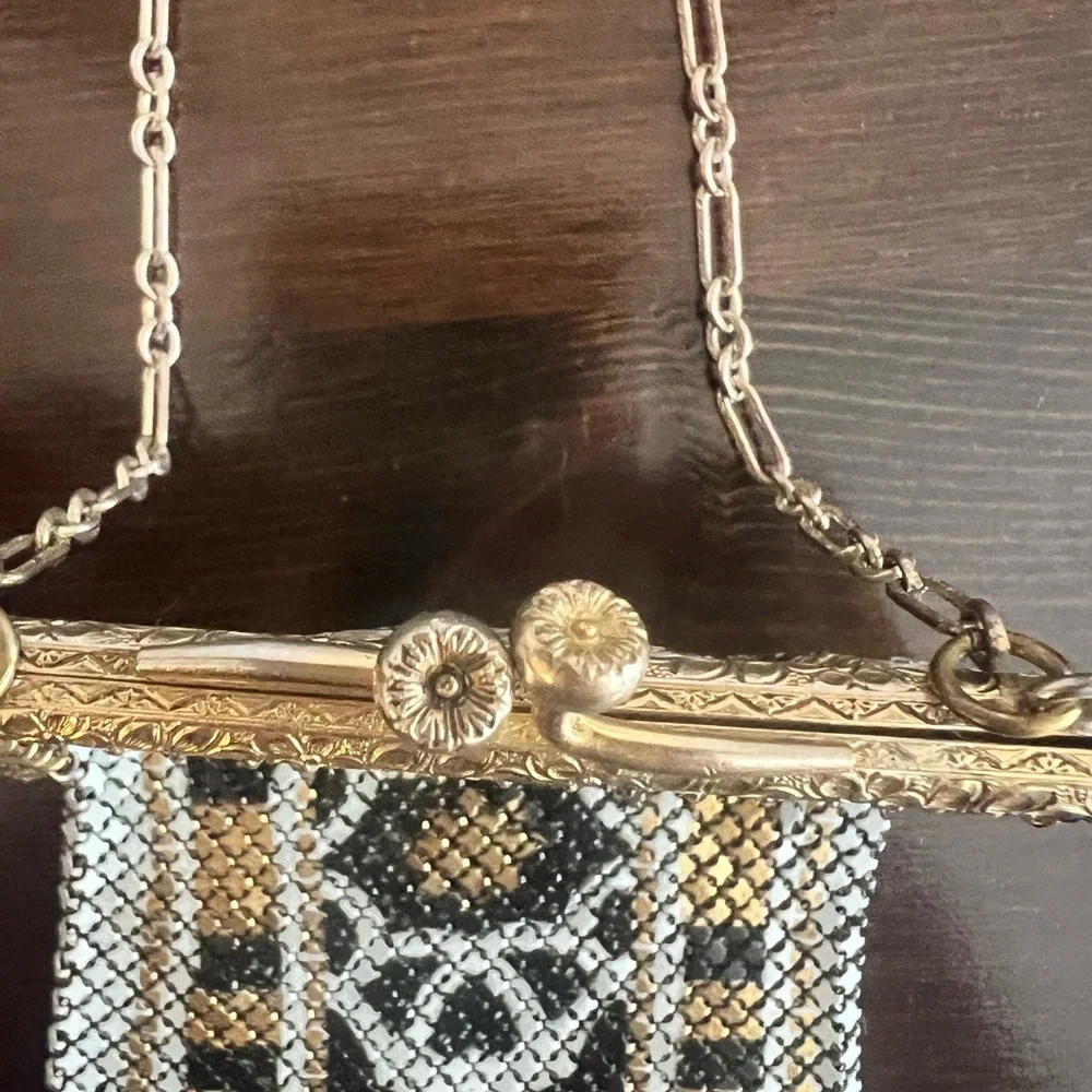 Rare Vintage Whiting and Davis “Elsah” Metal Mesh Evening Bag - Picture 3 of 8